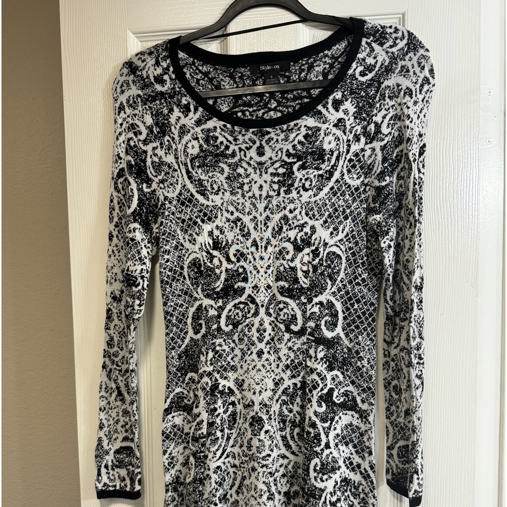 Style & Co. black & white sweater. Small. GUC.